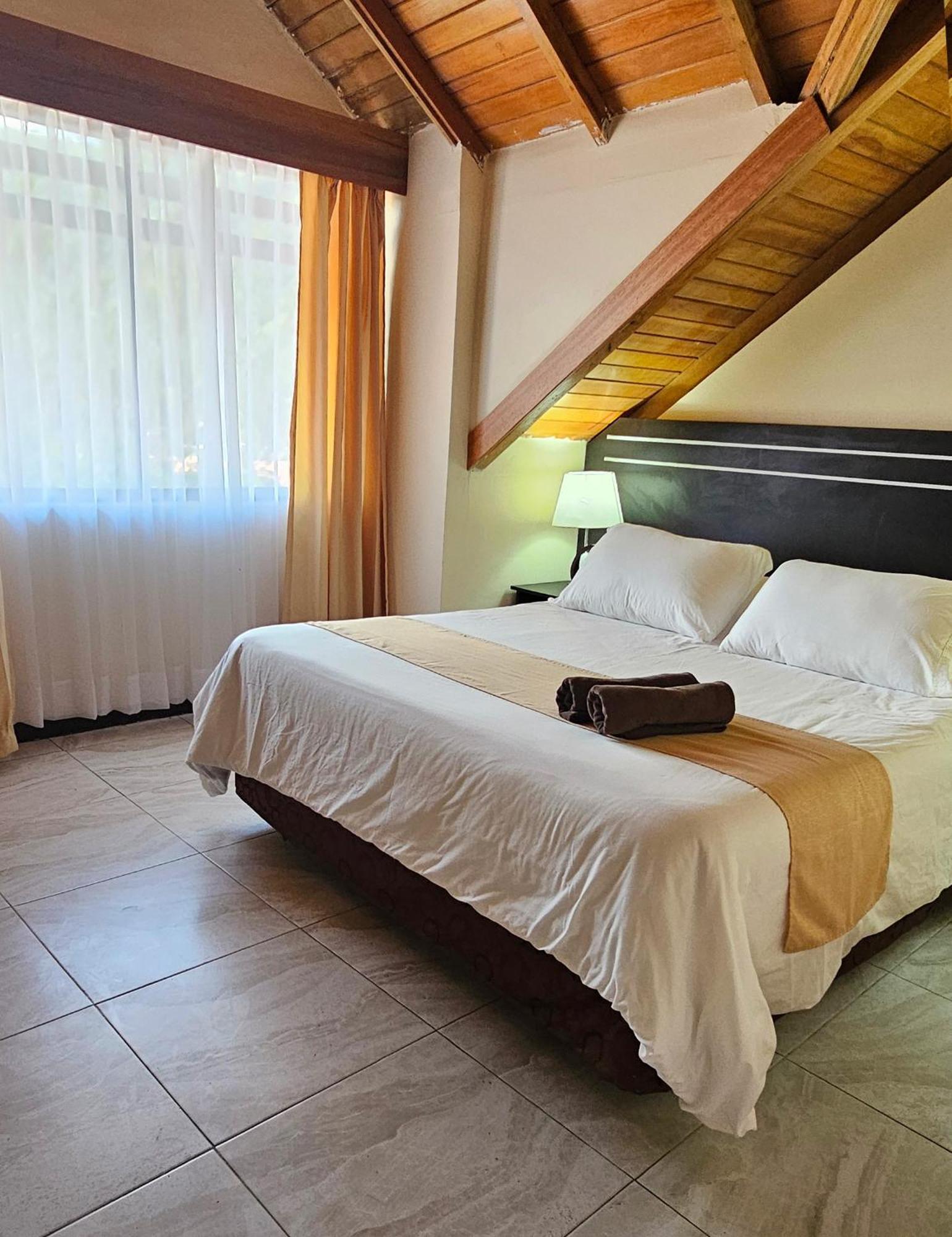 Hotel Tungurahua Banos  Exterior photo